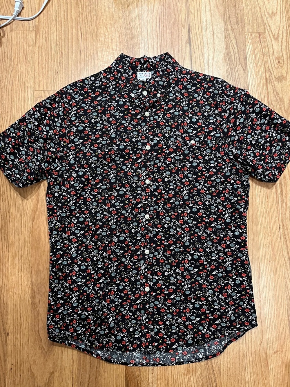 Catch Surf Medium Men’s Short-Sleeve Floral Button-Down Shirt